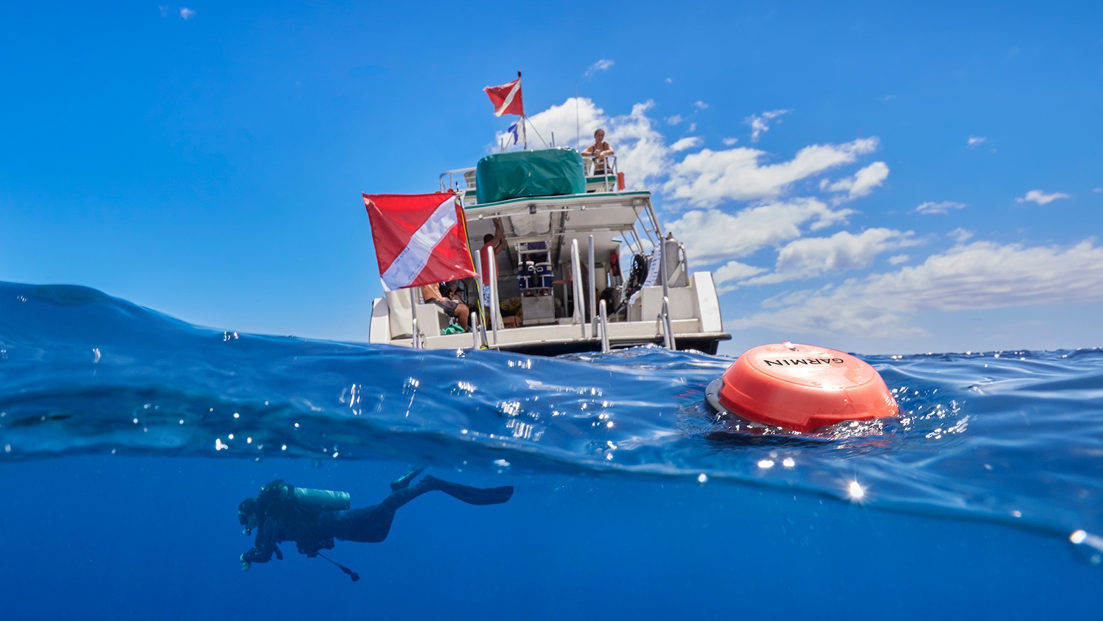 Garmin-Descent-S1-Buoy-01.jpg