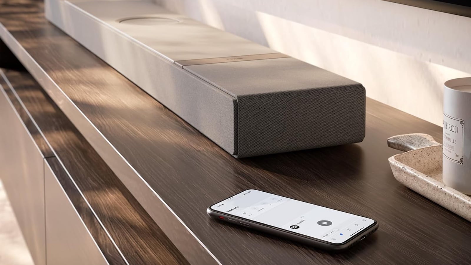 KEF-XIO-Dolby-Atmos-5_1_2-Soundbar-02.jpg