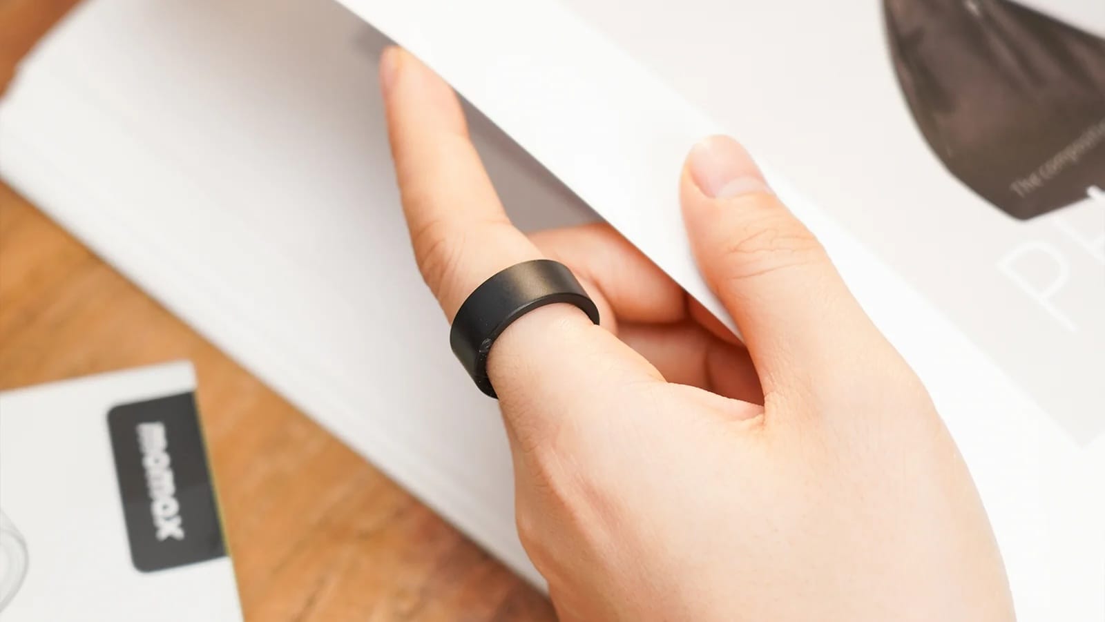 momax-Smart-Health-Ring-01.jpg
