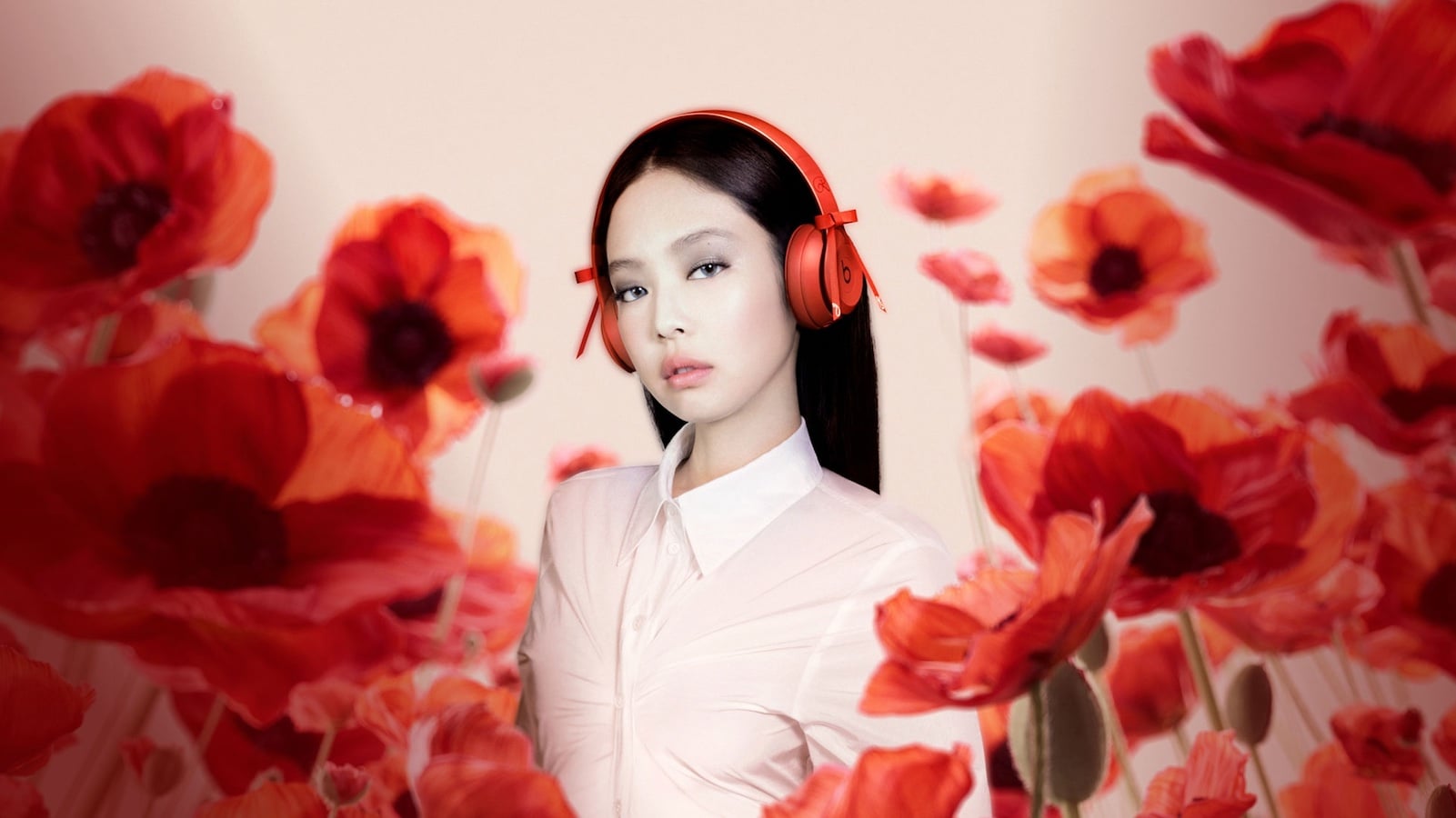 Beats-Solo-4-Jennie-Special-Edition-Ruby-Red-01.jpeg