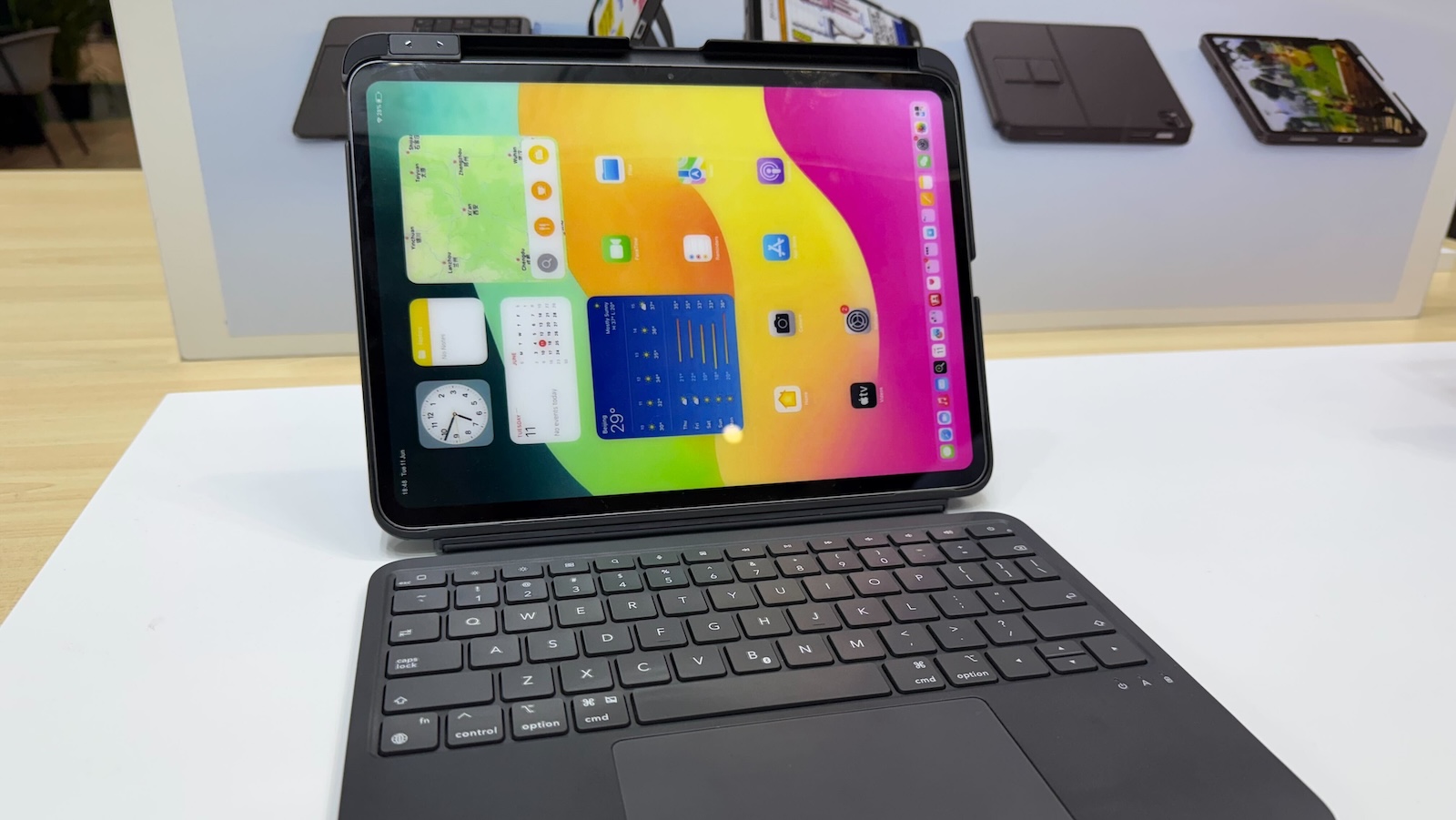 ESR-Flex-Keyboard-Case-for-iPad-01.jpg