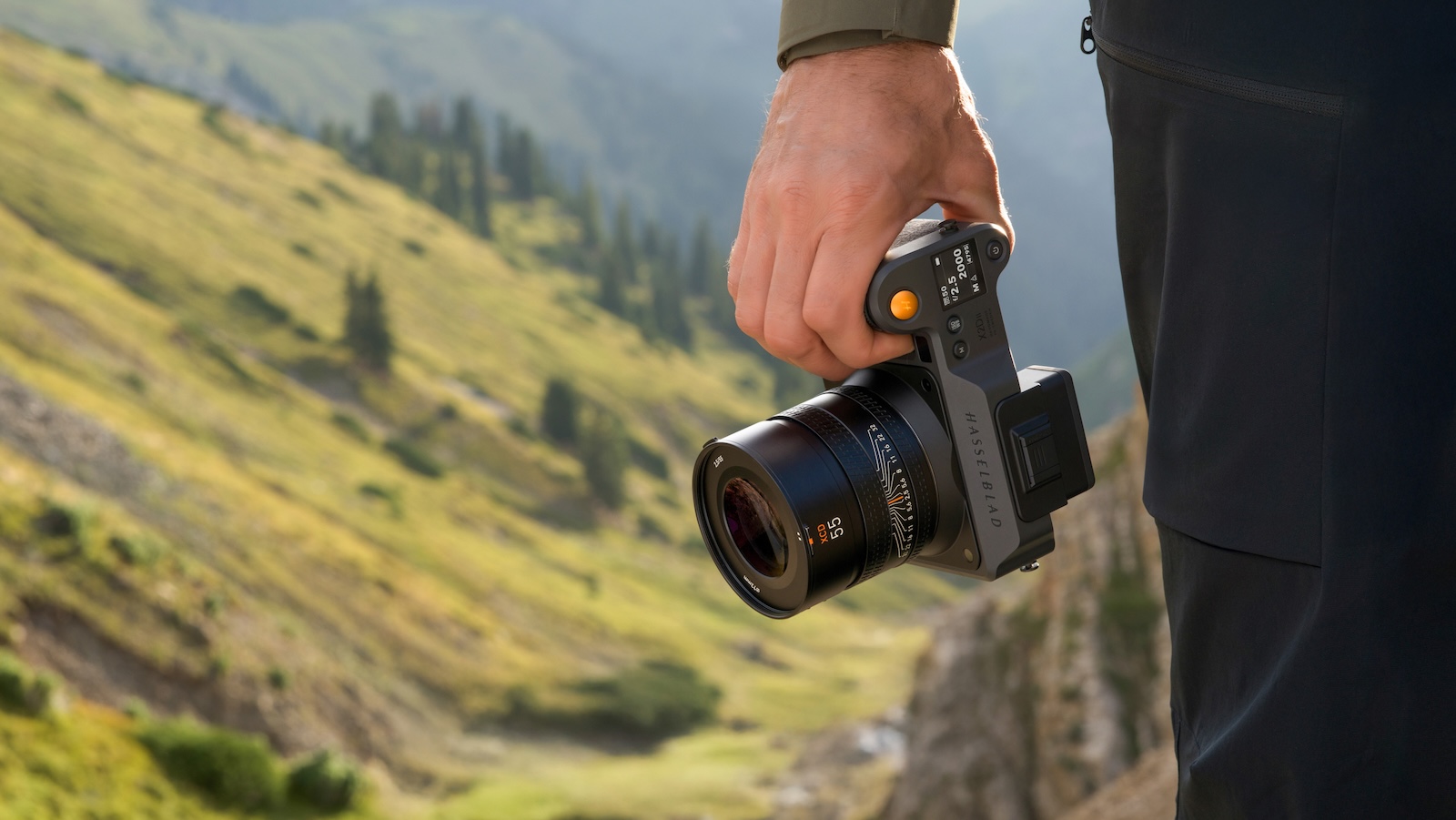 Hasselblad-X2D-II-100C-01.jpg