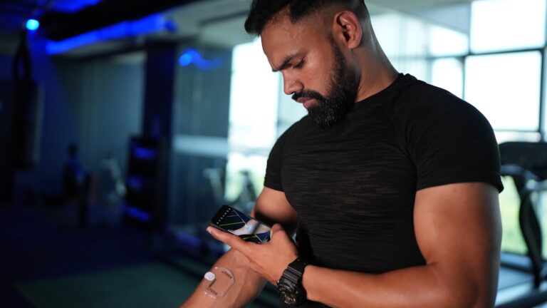 HydroSense-AI-Sweat-Sensor-06.jpeg
