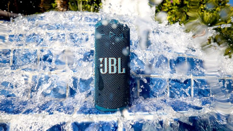 JBL-Grip-Bluetooth-Speaker-01.jpg