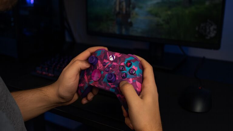 Xbox-Breaker-Series-Special-Edition-Wireless-Controllers-02.jpg