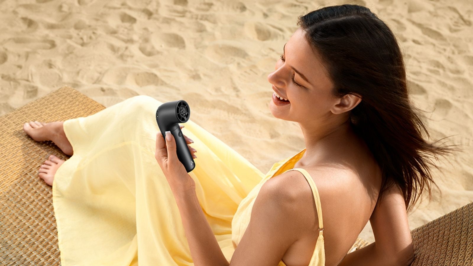 Aecooly-Handheld-High-Speed-Fan-Aero-02.jpg