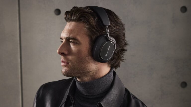 Bowers-and-Wilkins-Px8-S2-04.jpg