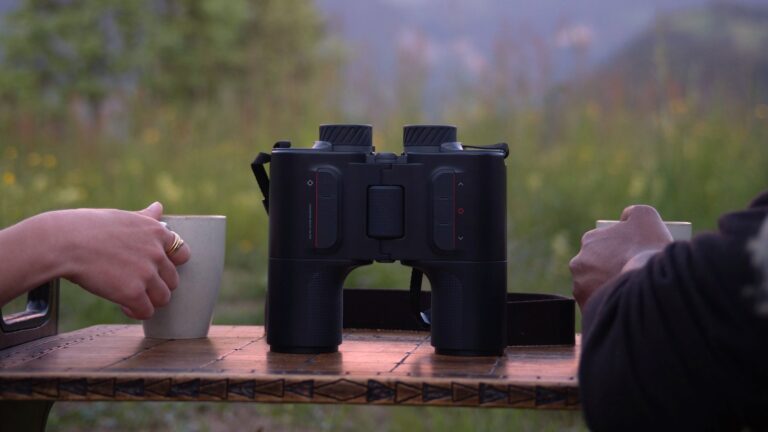 ENVISION-AR-Powered-Smart-Binoculars-for-Stars-and-Outdoor-Exploration-by-Unistellar-01.jpg