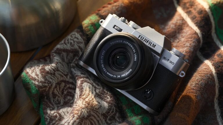 FUJIFILM-X-T30-III-Mirrorless-Camera-04.jpg