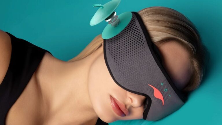 MoMA-Manta-SOUND-Sleep-Mask-01.jpg