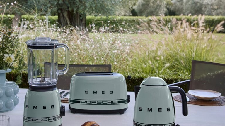 Porsche-x-Smeg-Carrara-White-and-Shade-Green-Collection-03.jpg
