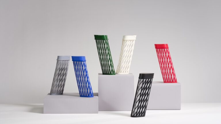 elio-Collapsible-Water-Bottle-01.jpg