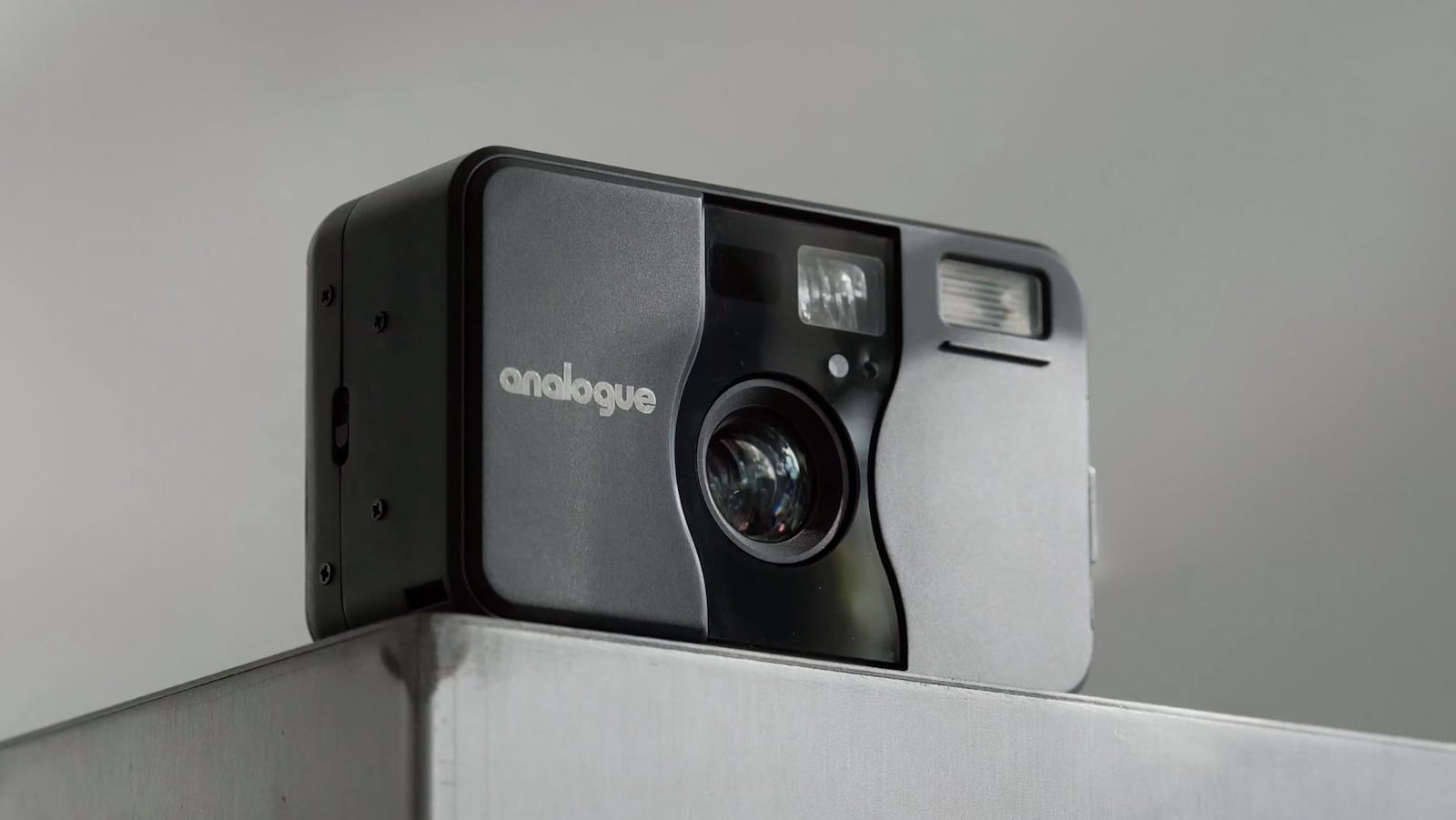 Analogue-aF-1-Film-Camera-01.jpg