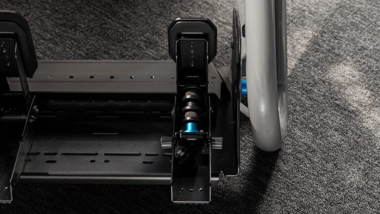 Logitech-G-RS-Pedals-01.jpg