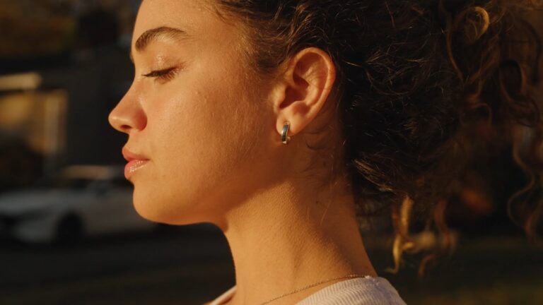Lumia-2-Smart-Earrings-01.jpg
