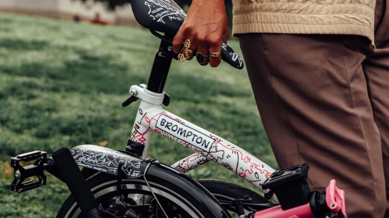 Brompton-X-Shantell-Martin-P-Line-001.jpg