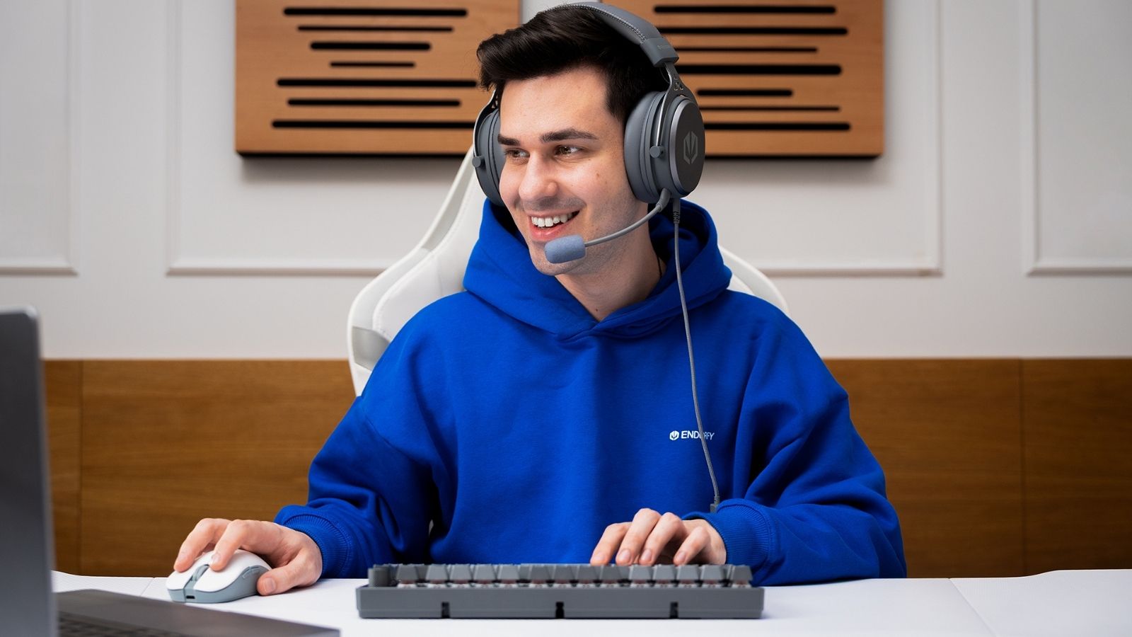 ENDORFY-Viro-Plus-USB-Over-Ear-Headphones-01.jpg