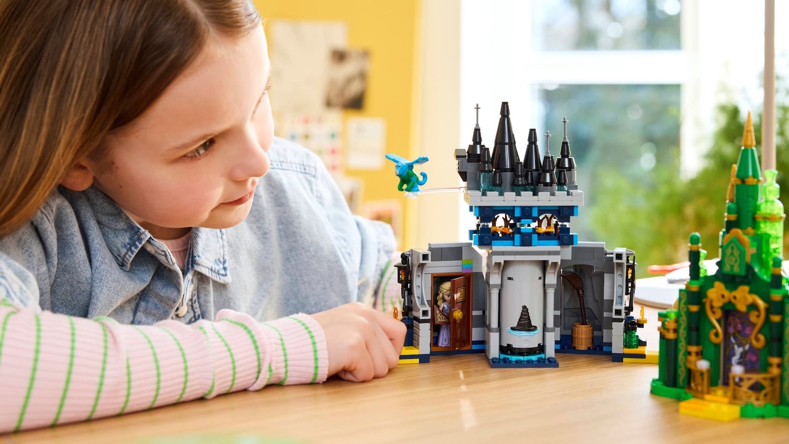 LEGO-Emerald-City-Kiamo-Ko-Castle-01.jpg