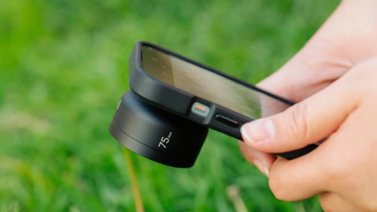 Moment-Macro-75mm-Mobile-Lens-T-Series-01.jpg