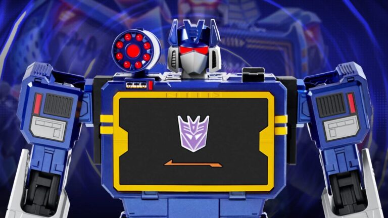 Robosen-Flagship-Soundwave-Auto-Converting-Robot-001.jpg