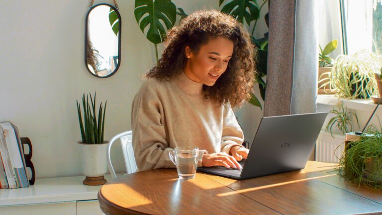 Dell-XPS-16-Laptop-01.jpeg