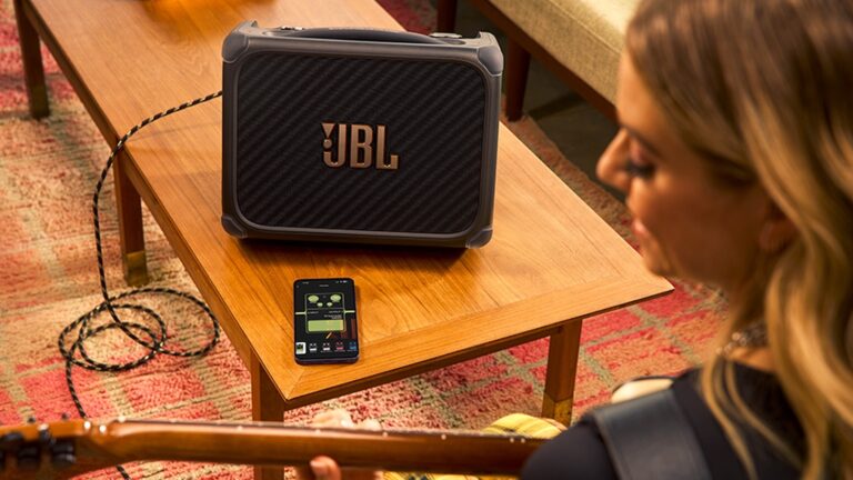 JBL-BandBox-Trio-01.jpeg