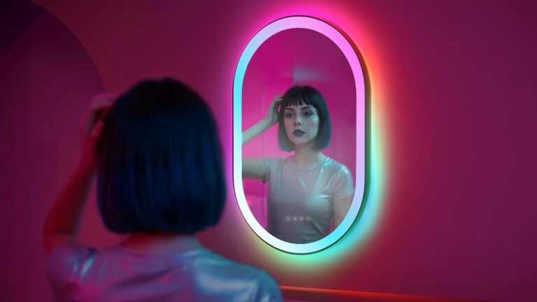 LIFX-SuperColor-Mirror-01.jpeg