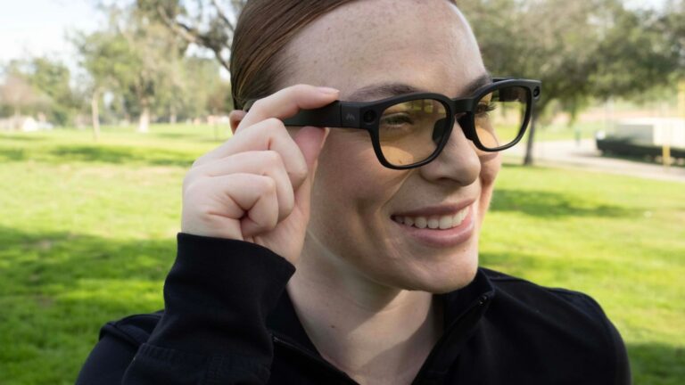 Mentra-Live-AI-Smart-Glasses-01.jpg