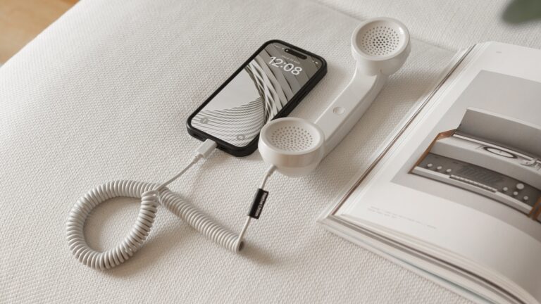 Native-Union-POP-Phone-USB-C-Handset-01.jpg
