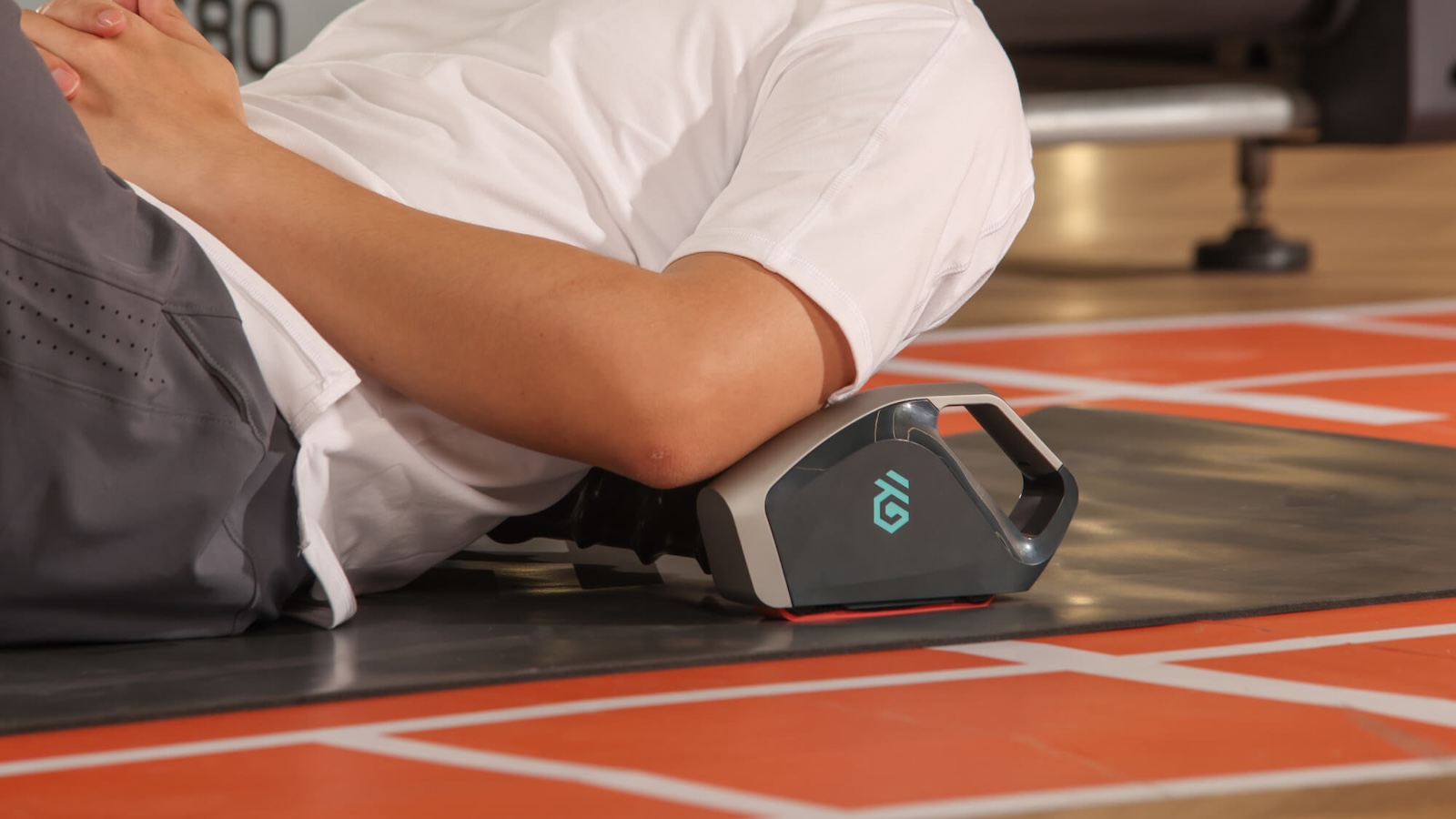 RheoFit-A1-Robotic-Massage-Roller-01.jpeg