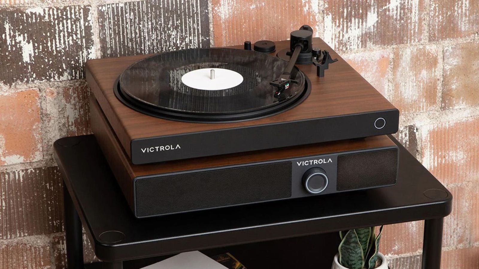 Victrola-Soundstage-Soundbase-Speaker-01.jpg