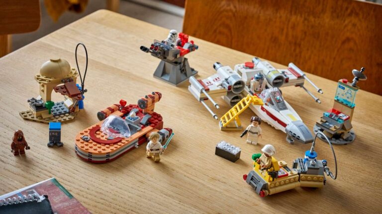 LEGO-SMART-Play-Luke-Landspeeder-01.jpg