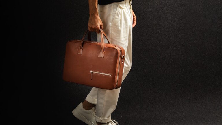 Lundi-36-hr-Leather-Briefcase-TILIO-II-Cognac-01.jpg
