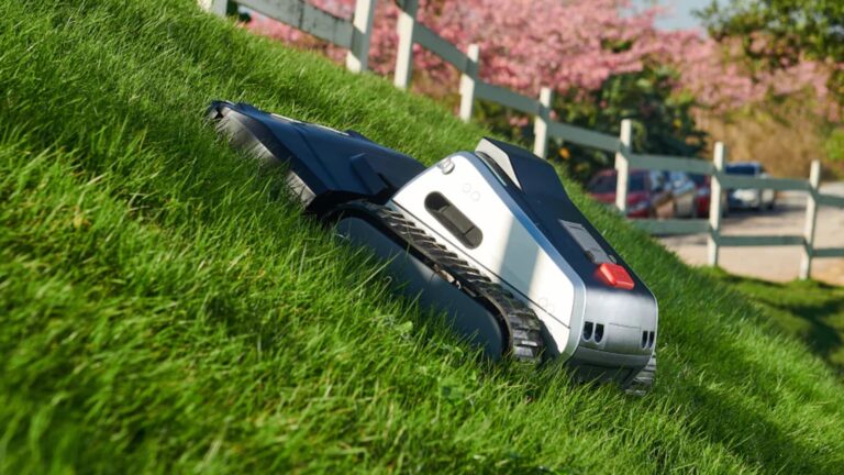Lymow-One-Plus-Roboti-Lawn-Mower-01.jpg