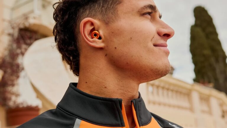 McLaren-Formula-1-Team-x-Loop-Switch-2-Adjustable-Earplugs-01.jpeg