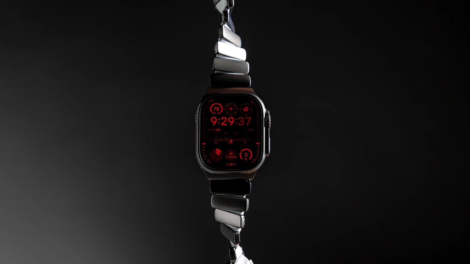 Nomad-Stratos-Band-Titanium-Apple-Watch-Band-01.jpeg