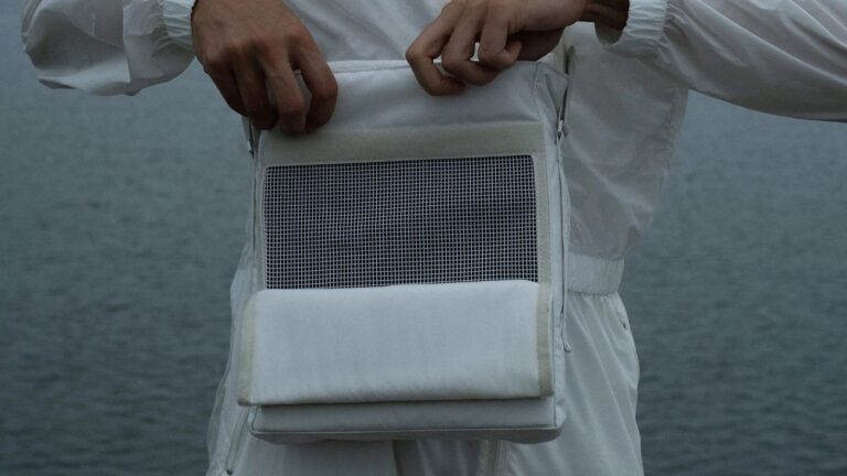 Teenage-Engineering-field-OB–4-Shoulder-Bag-01.jpg