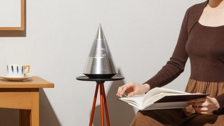 TreSound-Mini-Desktop-Bluetooth-Speaker-01.jpeg