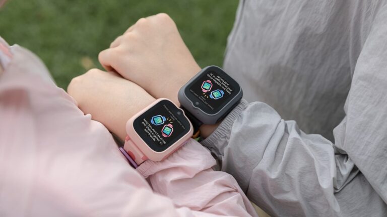 TCL-MOVETIME-MT48-Kids-Smartwatch-02.jpg