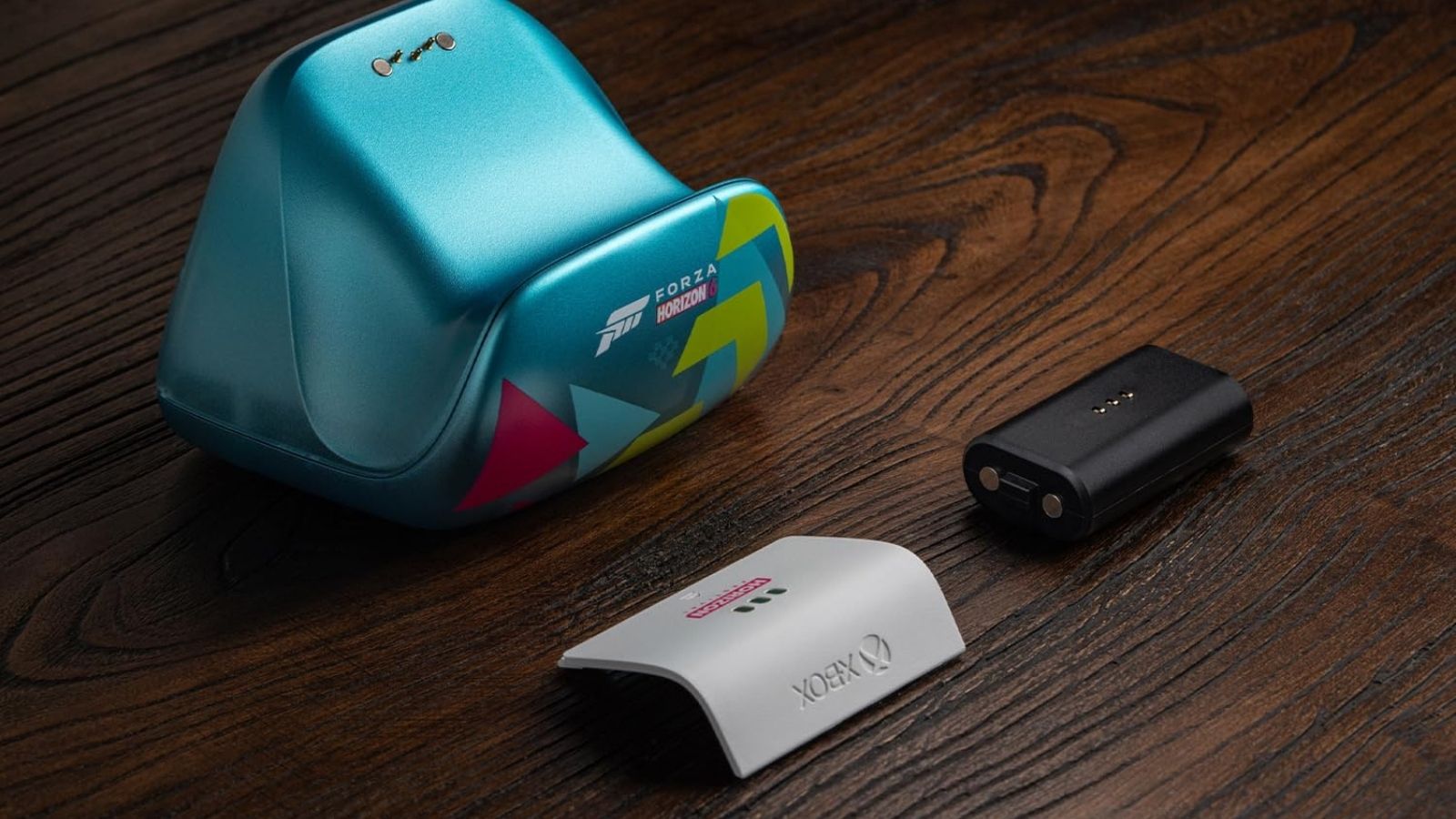 8BitDo-Charging-Dock-for-Xbox-Wireless-Controllers-–-Forza-Horizon-6-Limited-Edition-01.jpg
