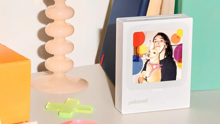 Polaroid-Hi-Print-3-by-3-01.jpg