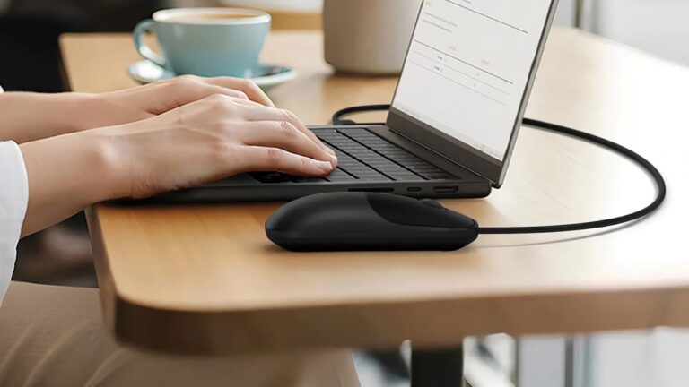 Satechi-Slim-LX-Wired-Mouse-03.jpg