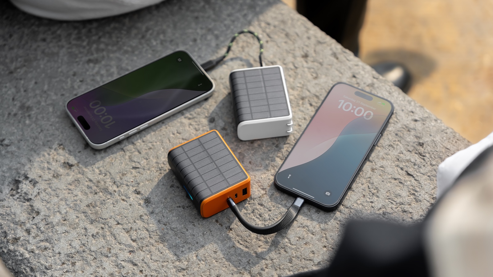 Solly-280W-Solar-Power-Bank-08.jpg