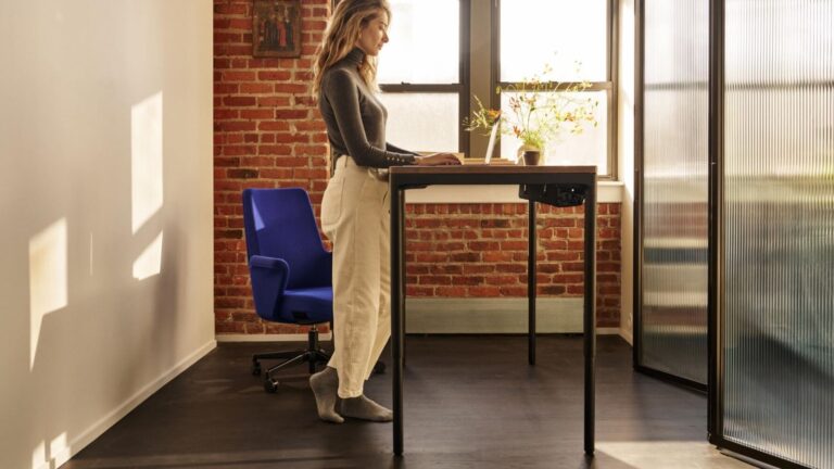 Humanscale-eFloat-Quattro-01.jpg