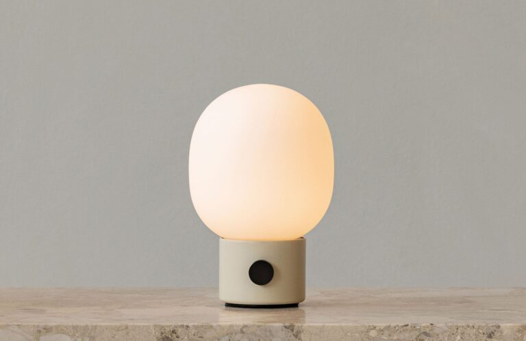 JWDA-Table-Lamp-02.jpg
