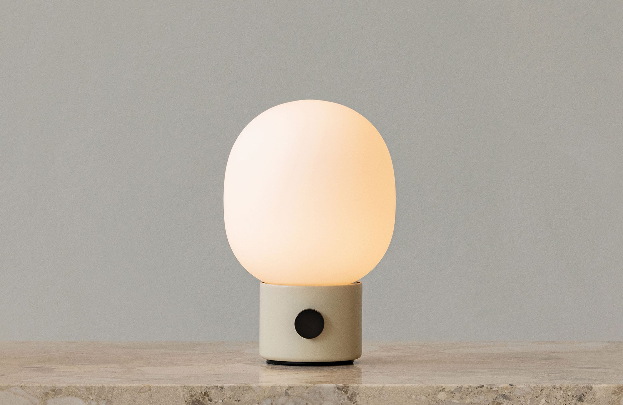 JWDA-Table-Lamp-02.jpg