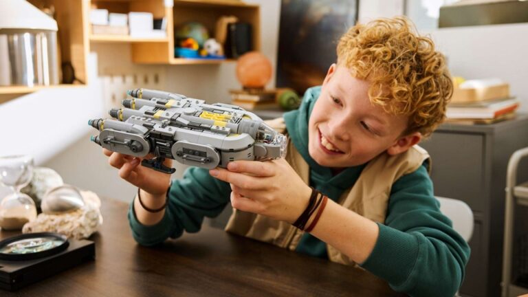 LEGO-Anzellan-Starship-75445-01.jpg