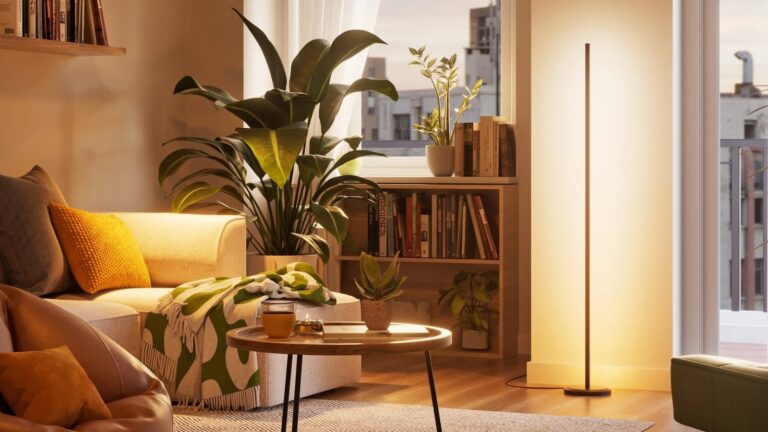 Nanoleaf-Smart-Multicolor-Floor-Lamp-01.jpg