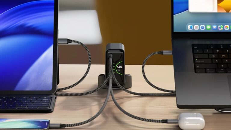 Satechi-ChargeView-Desktop-Charger-01.jpg