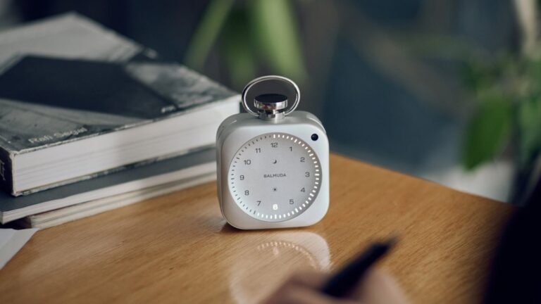 Balmuda-The-Clock-01.jpg